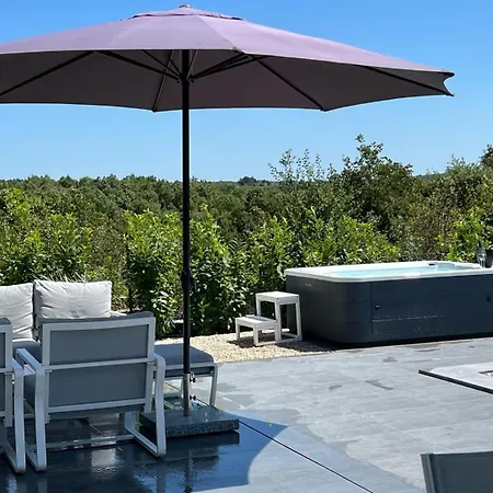 Villa Family Oasis Belladonna