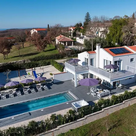 Villa Family Oasis Belladonna *